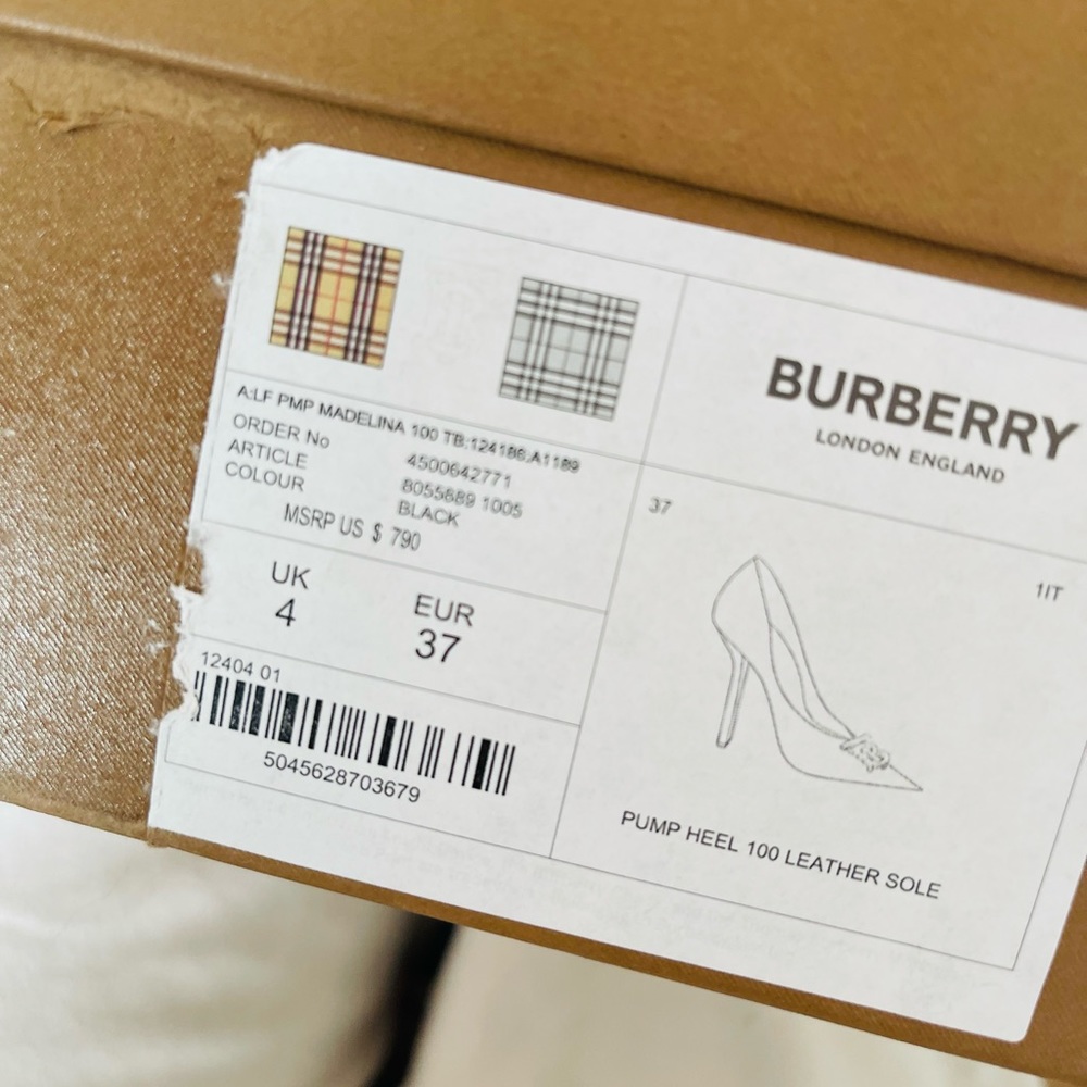 Burberry Black Leather Pumps with Gold Detail - Picture 7 of 7